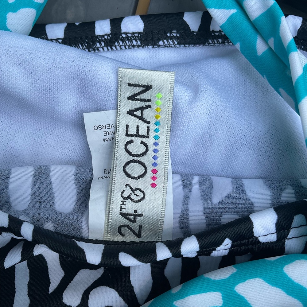 24th & Ocean Black and White Sailor Collar Blouse with Tie Front - Picture 7 of 9